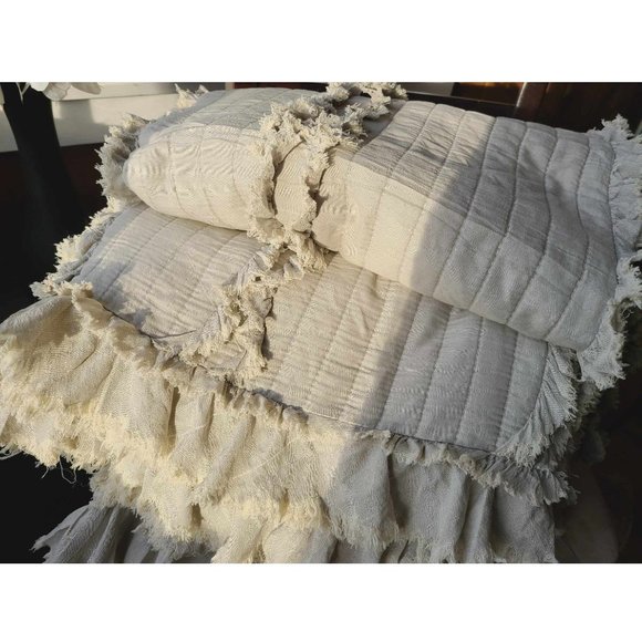 Farmhouse Throw Blanket Boho Cottage Decor Soft Decorative Beige Quilted Cover - Picture 9 of 13